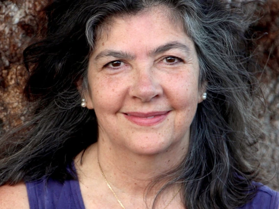 Dr. Marcela Vásquez-León